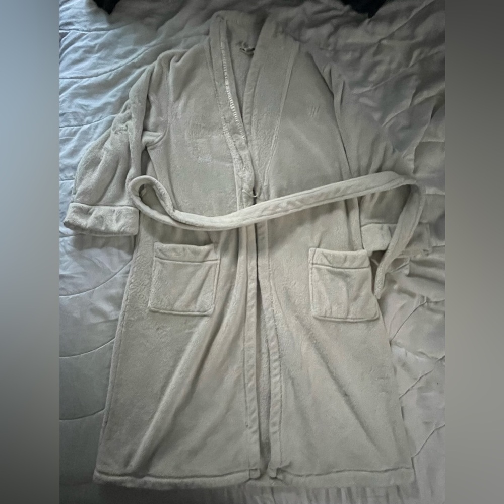 Vera Wang Bath Robe